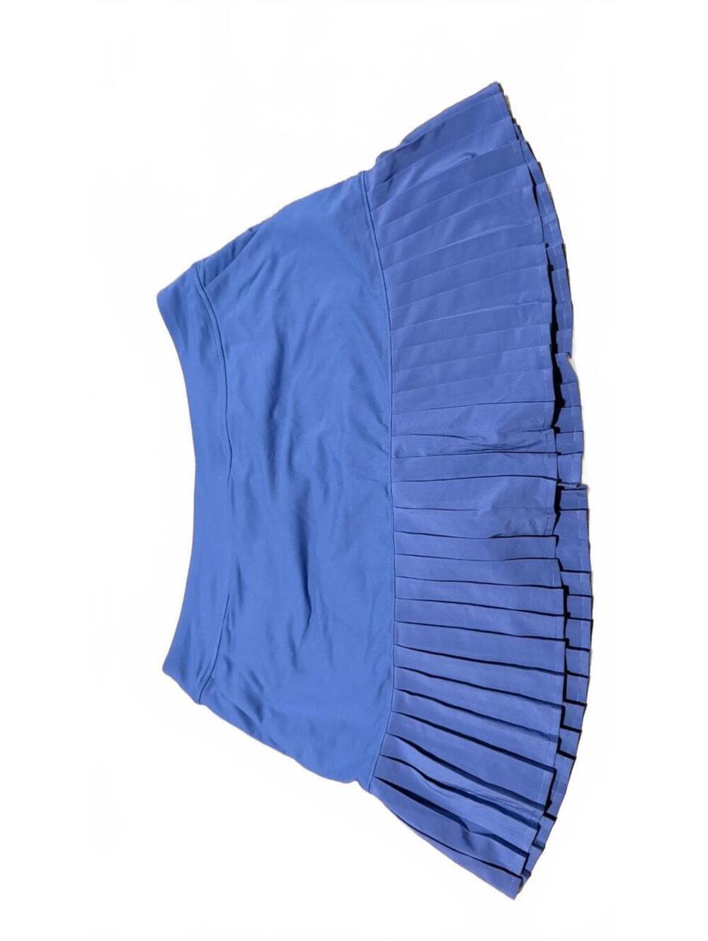 New with tags Underarmour women’s active skirt